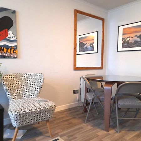 Excellent Location - City Centre - Parking - 4 Beds -2 Bedrooms Belfast Eksteriør billede