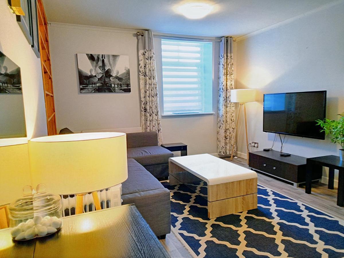 Excellent Location - City Centre - Parking - 4 Beds -2 Bedrooms Belfast Eksteriør billede