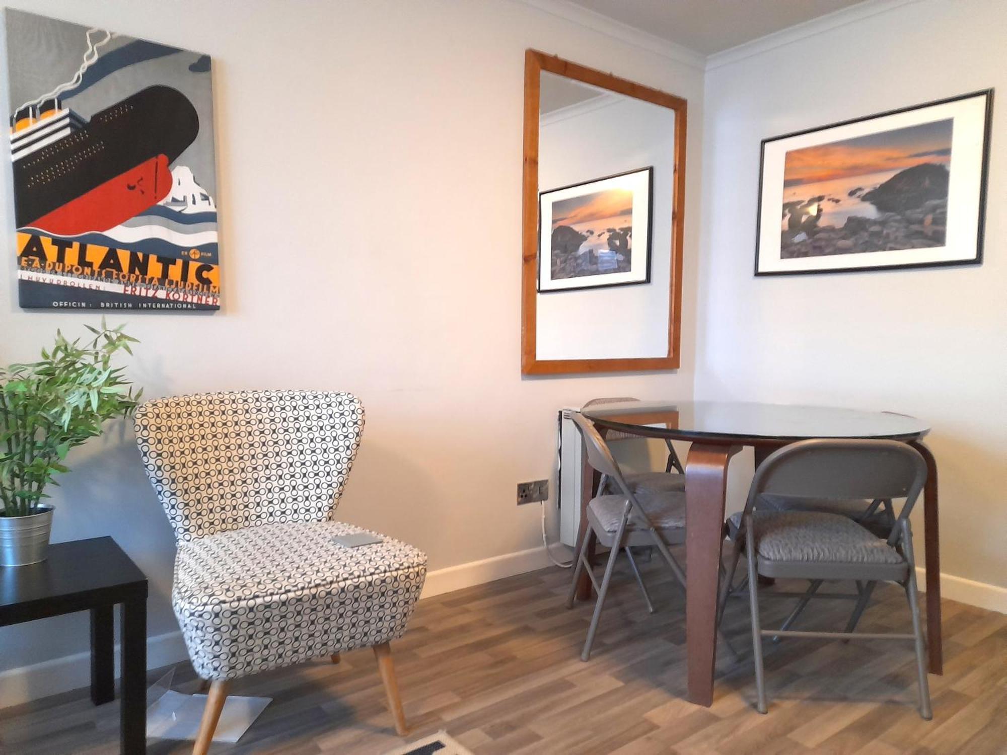 Excellent Location - City Centre - Parking - 4 Beds -2 Bedrooms Belfast Eksteriør billede
