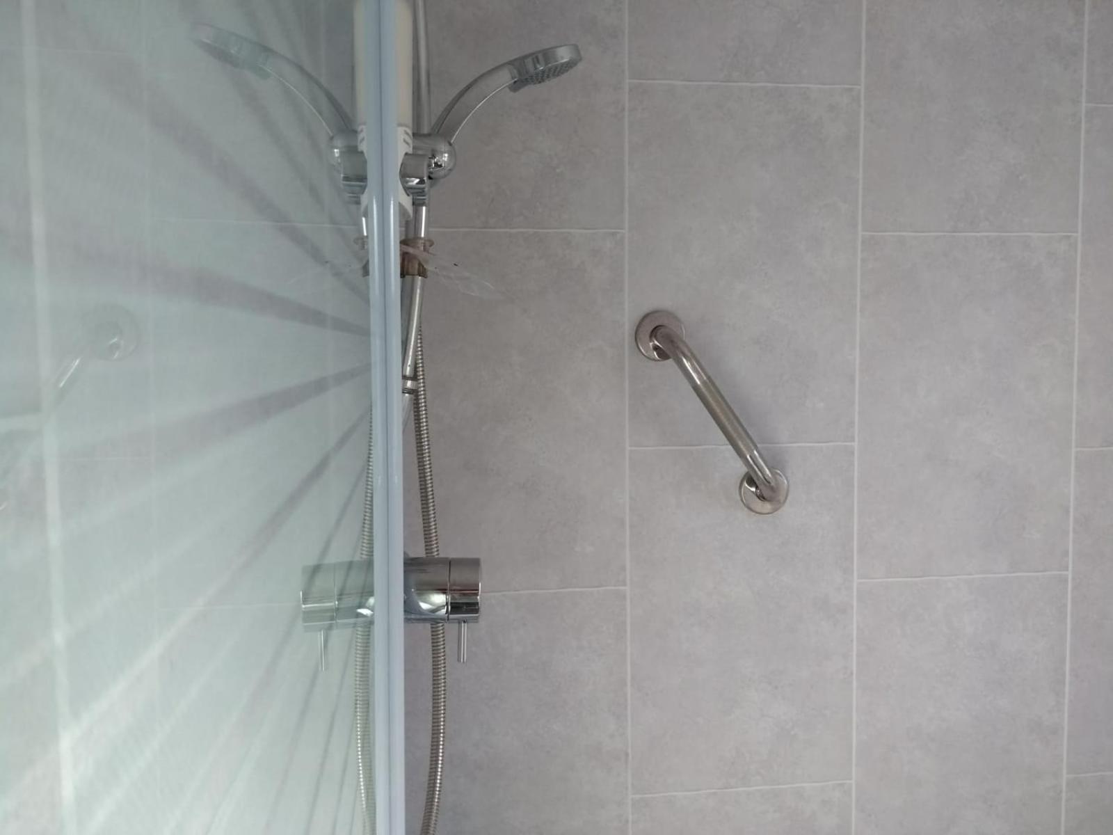 Excellent Location - City Centre - Parking - 4 Beds -2 Bedrooms Belfast Eksteriør billede