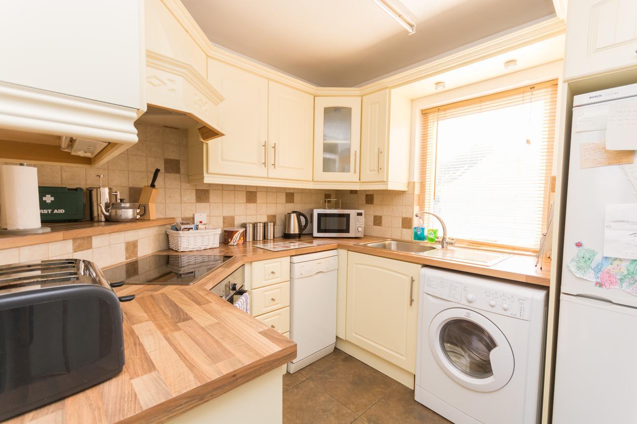 Excellent Location - City Centre - Parking - 4 Beds -2 Bedrooms Belfast Eksteriør billede