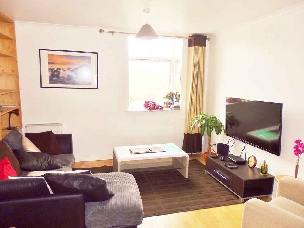 Excellent Location - City Centre - Parking - 4 Beds -2 Bedrooms Belfast Eksteriør billede