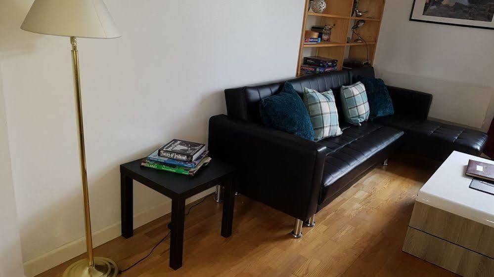 Excellent Location - City Centre - Parking - 4 Beds -2 Bedrooms Belfast Eksteriør billede